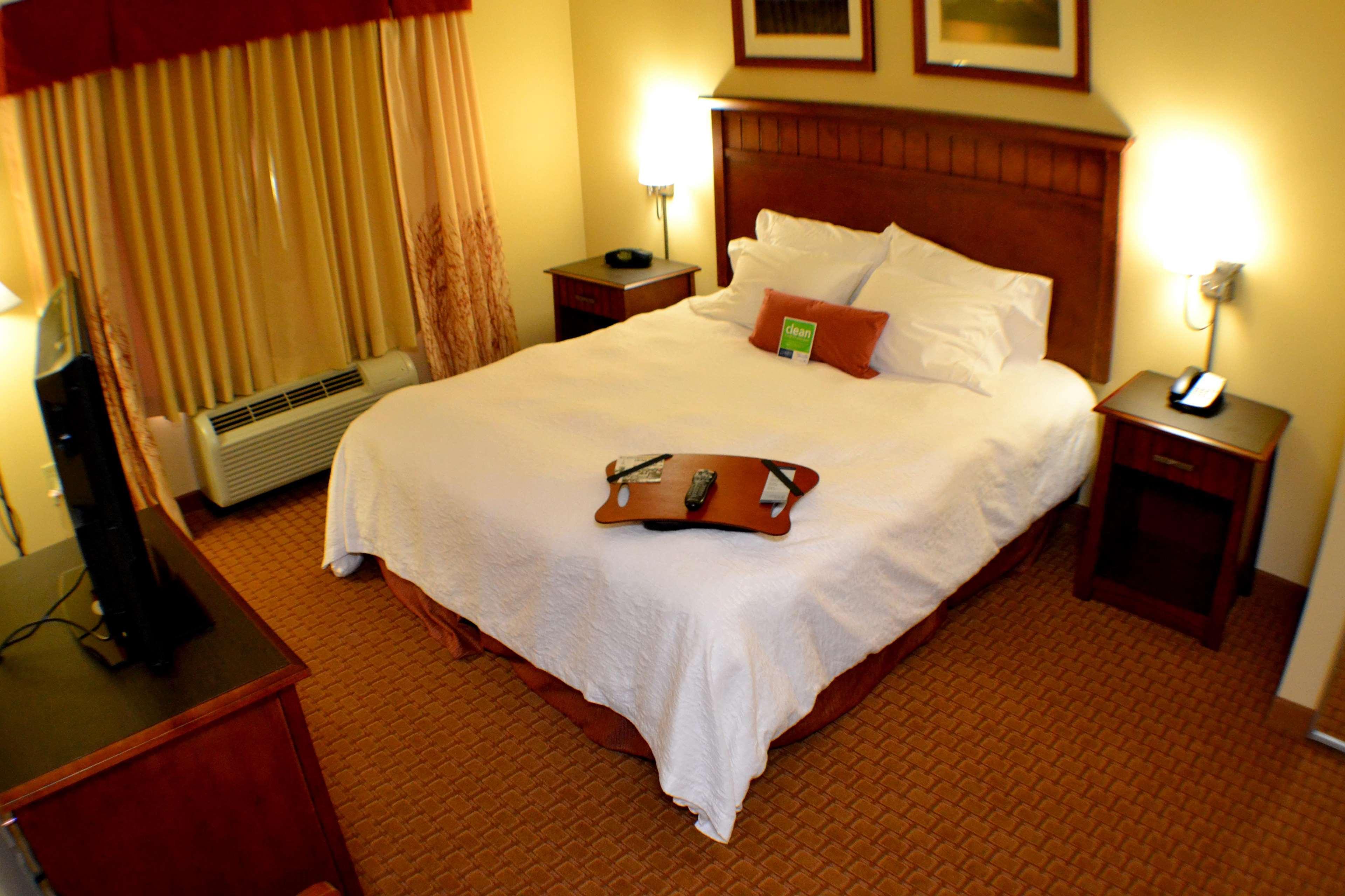 Hampton Inn & Suites Грин-Ривер Номер фото