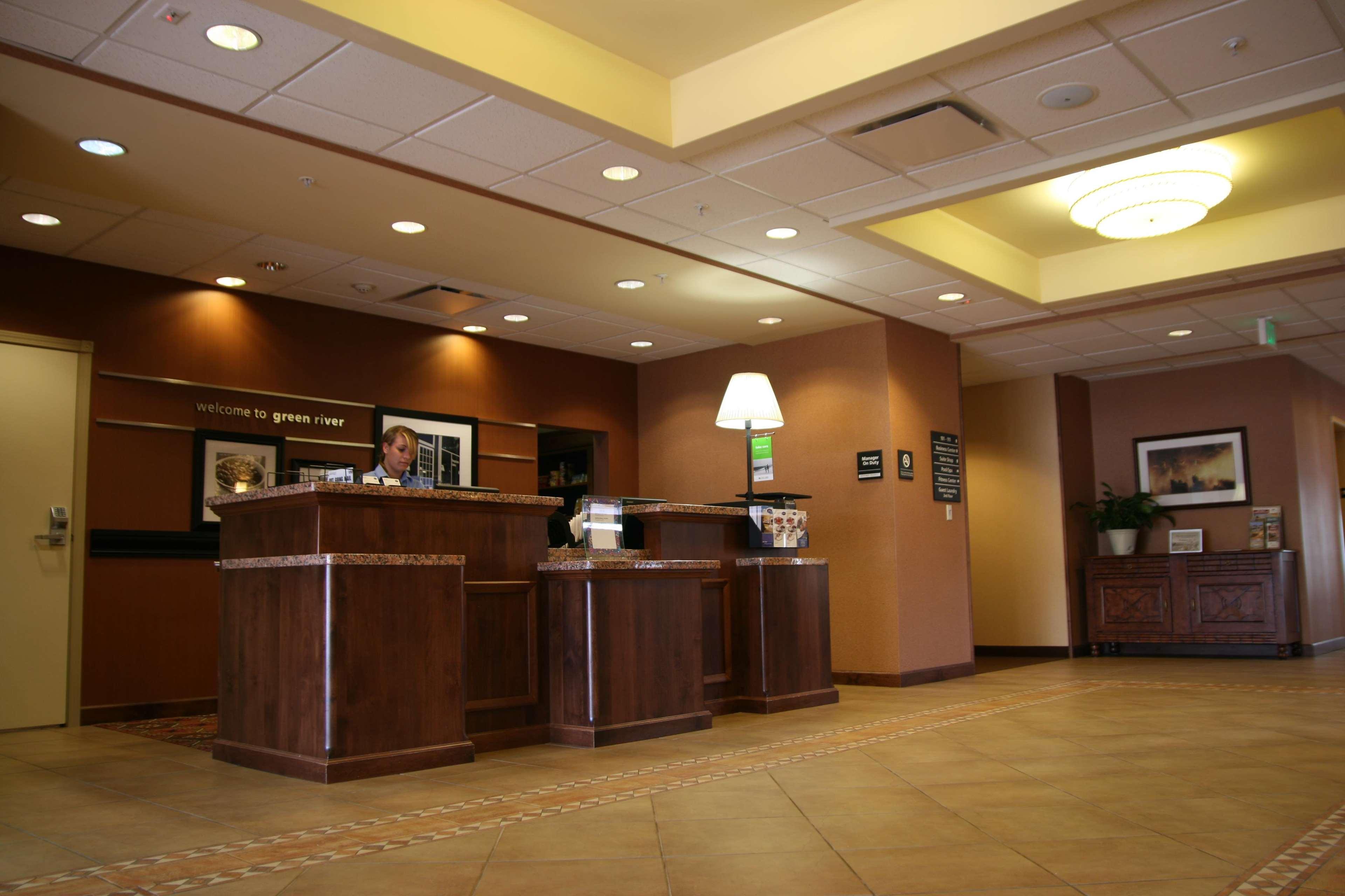 Hampton Inn & Suites Грин-Ривер Интерьер фото